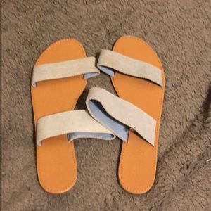 Double strapped Sandals